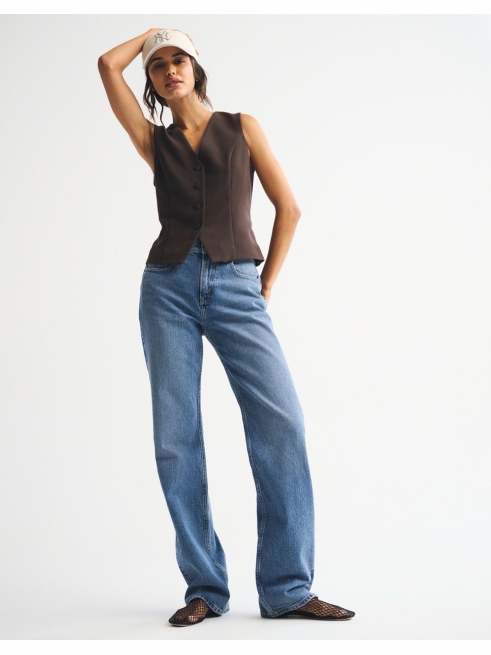 Abercrombie Mid Rise 90s Relaxed Jeans, Medium Wash, Size 26 Long